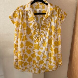 A SHIRT THING leaf pattern v-neck raw hem blouse size small